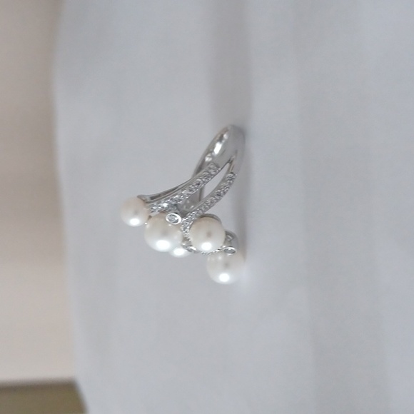 Sterling Silver and Pearl Cluster Ring size 7 - Picture 2 of 5